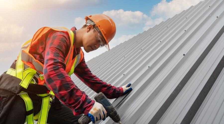 Professional Emergency Roof Repairs services in Flora, IL